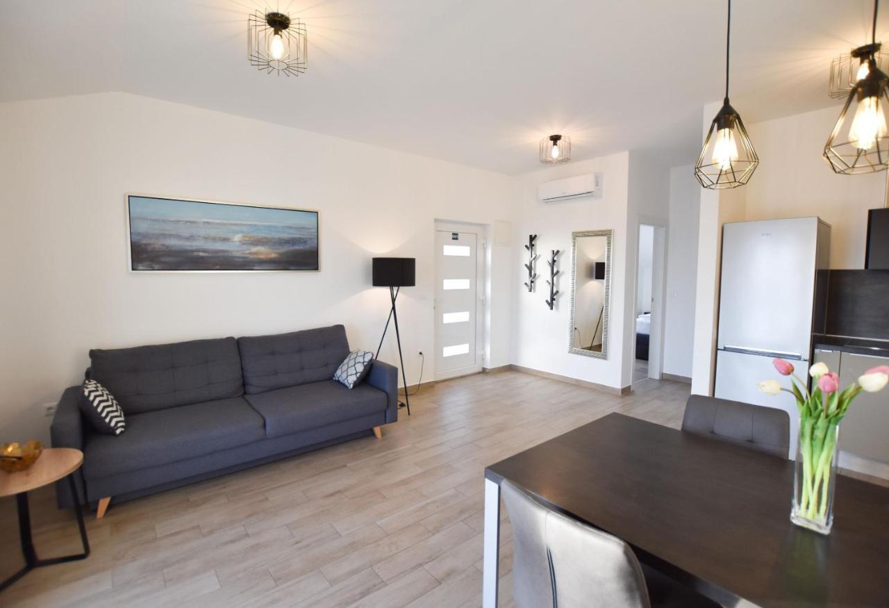 Apartment Dora พรีมอชเตน ภายนอก รูปภาพ